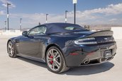 Aston Martin V12 Vantage S Roadster cu transmisie manuala