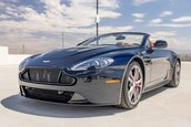 Aston Martin V12 Vantage S Roadster cu transmisie manuala