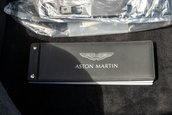 Aston Martin V12 Vantage S Roadster cu transmisie manuala