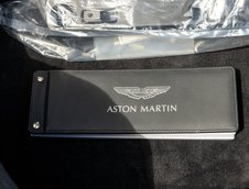 Aston Martin V12 Vantage S Roadster cu transmisie manuala