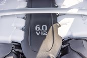 Aston Martin V12 Vantage S Roadster cu transmisie manuala
