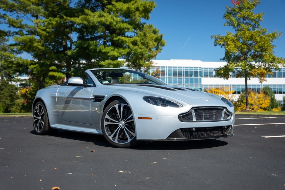 Aston Martin V12 Vantage S Roadster de vanzare