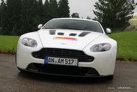 Aston Martin V12 Vantage