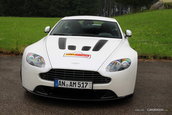 Aston Martin V12 Vantage