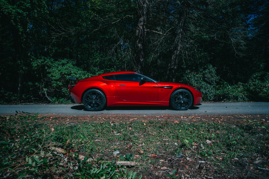 Aston Martin V12 Zagato de vanzare