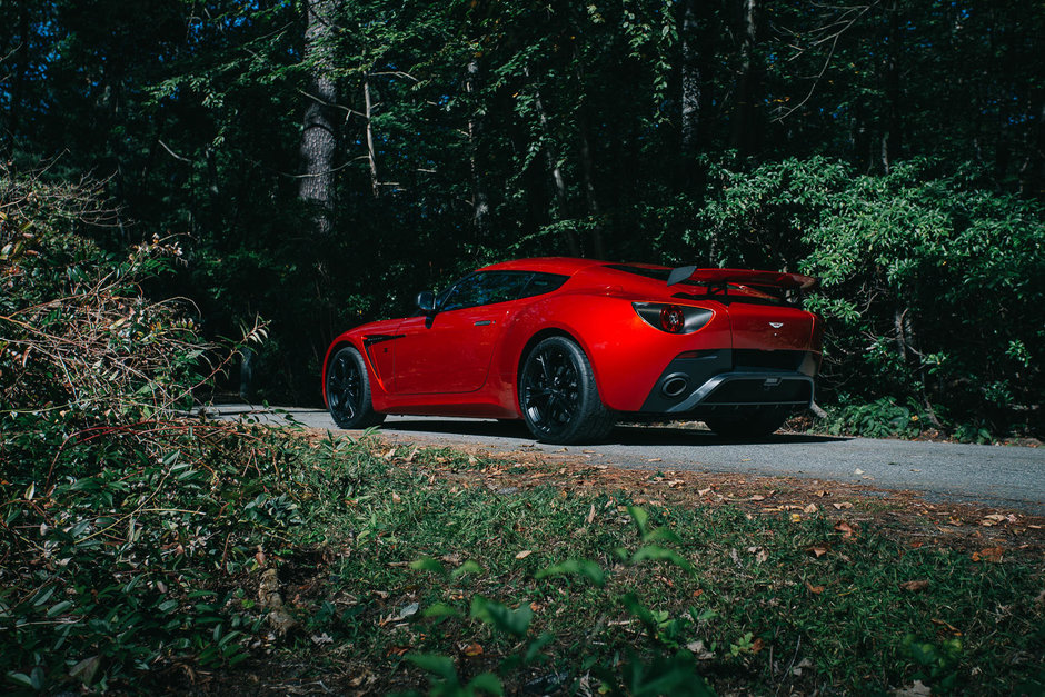 Aston Martin V12 Zagato de vanzare