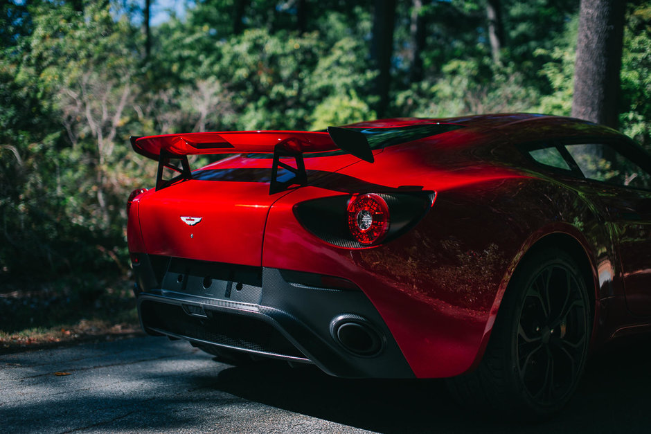 Aston Martin V12 Zagato de vanzare