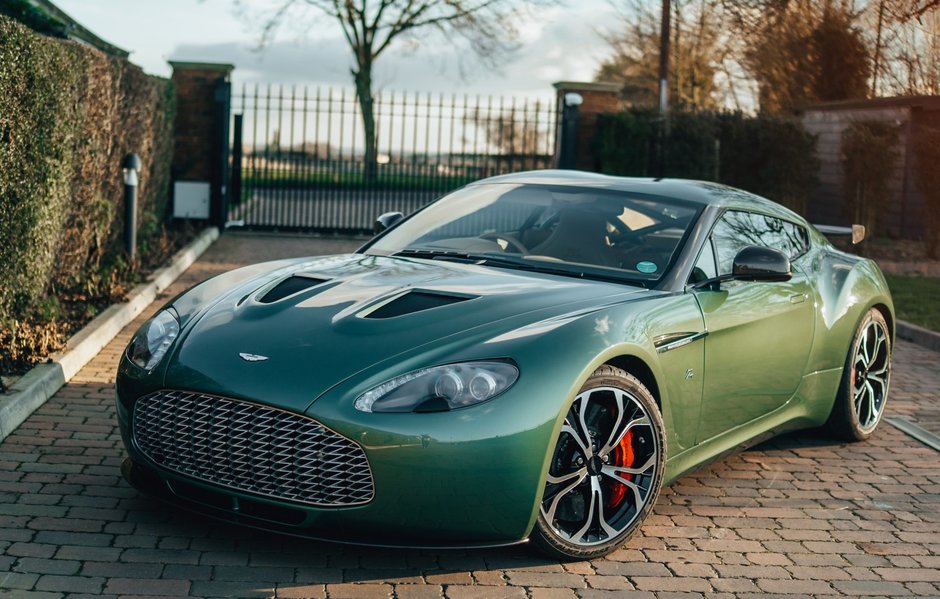 Aston Martin V12 Zagato de vanzare