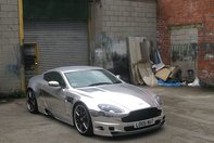 Aston Martin V8 Vantage cromat