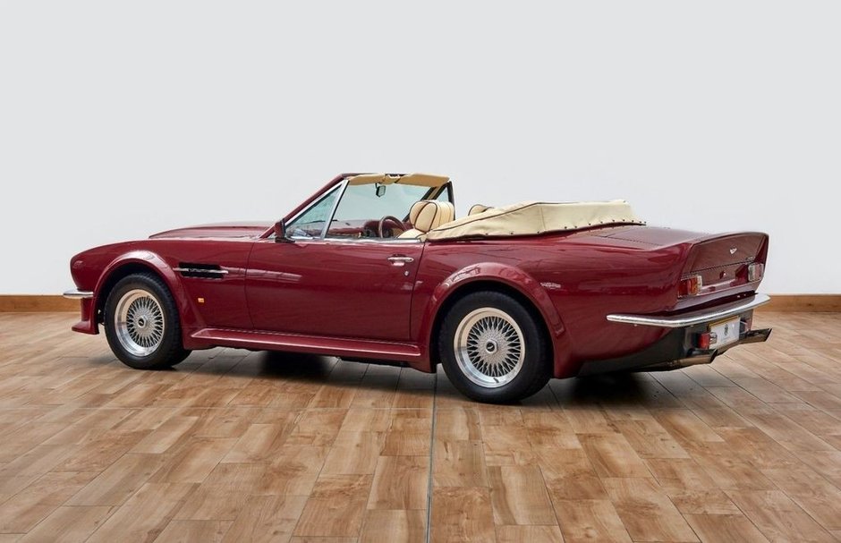 Aston Martin V8 Volante de vanzare