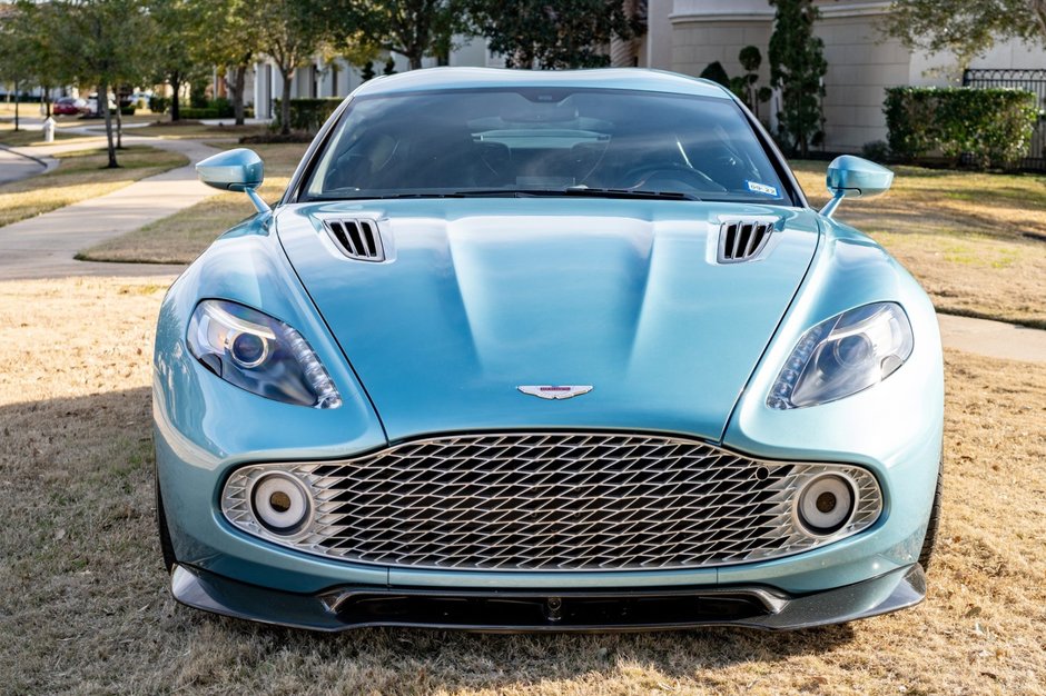 Aston Martin Vanquish Zagato Coupe de vanzare