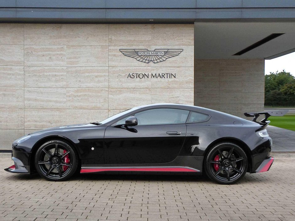 Aston Martin Vantage GT8 de vanzare