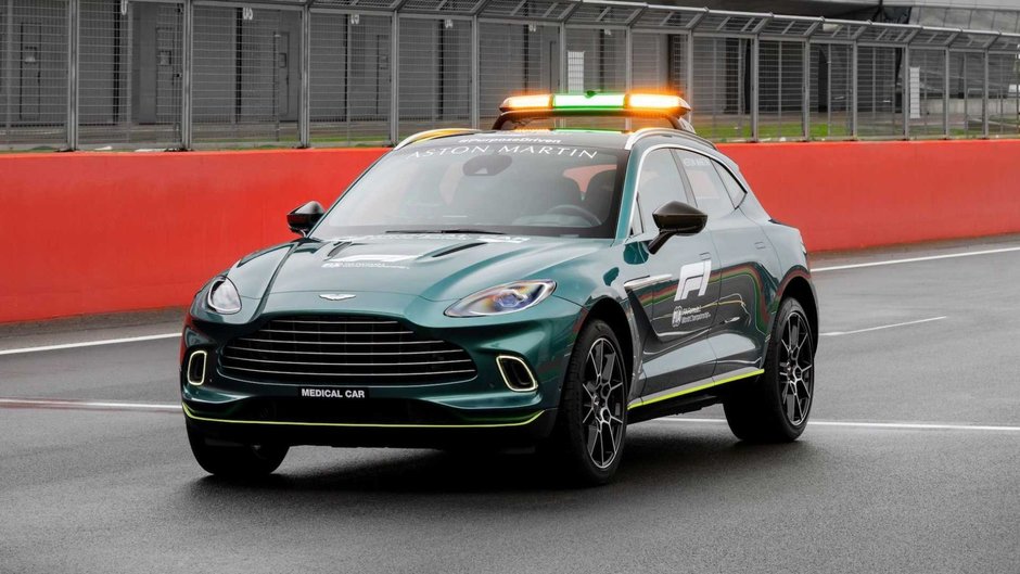 Aston Martin Vantage si DBX pentru Formula 1