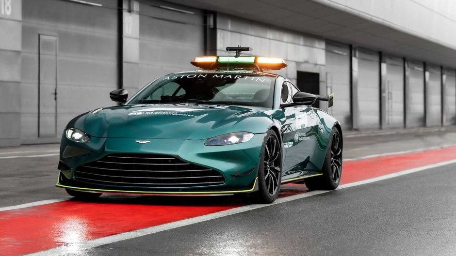 Aston Martin Vantage si DBX pentru Formula 1