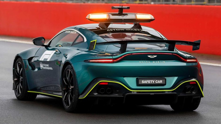 Aston Martin Vantage si DBX pentru Formula 1