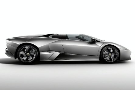 Atentie! Noul Lamborghini Reventon Roadster tocmai a... aterizat!