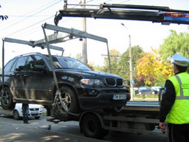 ATENTIE! Ridicatul pe platforma - cea mai noua metoda de furt auto! ATENTIE! Ridicatul pe platforma - cea mai noua metoda de furt auto!