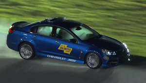 Atentie, Safety Car in flacari! Noul Chevy SS ia foc in timpul unei curse NASCAR