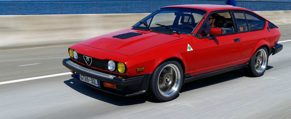 Atunci cand pasiunea nu are limite. Sau cum un cuplu a restaurat o Alfa Romeo GTV6. Singuri Atunci cand pasiunea nu are limite. Sau cum un cuplu a restaurat o Alfa Romeo GTV6. Singuri