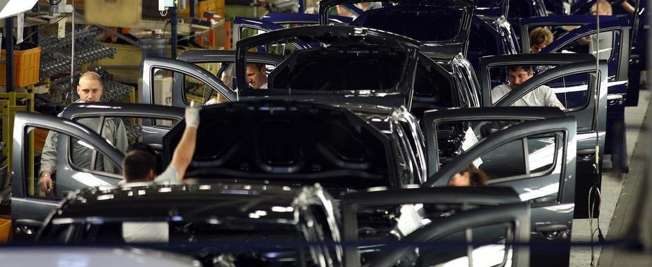 Au fost mai multe probleme la uzina Dacia. Cauza, un atac cibernetic Au fost mai multe probleme la uzina Dacia. Cauza, un atac cibernetic