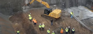 Au inceput lucrarile la tunelul Robesti de pe autostrada Sibiu-Pitesti. Acesta va avea o lungime de 900 m, iar pentru constructia lui se va apela inclusiv la dinamitare subterana