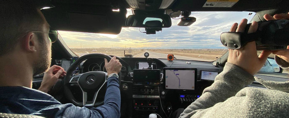 Au profitat de lipsa traficului si au strabatut tara in timp record. Viteza medie s-a apropiat de 200 km/h Au profitat de lipsa traficului si au strabatut tara in timp record. Viteza medie s-a apropiat de 200 km/h