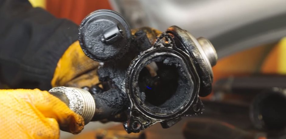 Au ridicat pe elevator un AUDI cu 870.000 de kilometri la bord. Ce probleme au descoperit Au ridicat pe elevator un AUDI cu 870.000 de kilometri la bord. Ce probleme au descoperit
