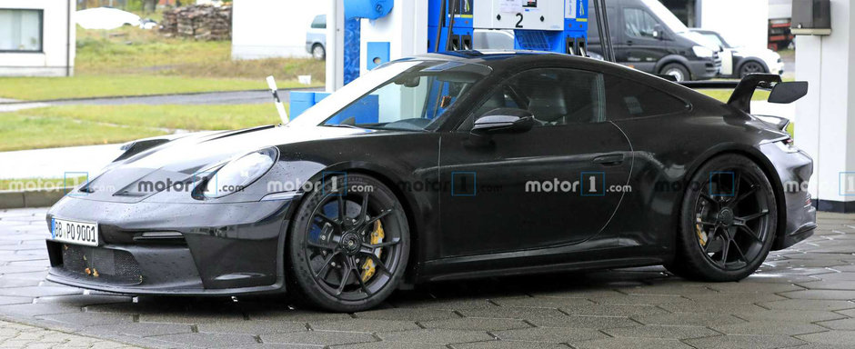 Au surprins intr-o benzinarie noua masina de la PORSCHE complet necamuflata Au surprins intr-o benzinarie noua masina de la PORSCHE complet necamuflata