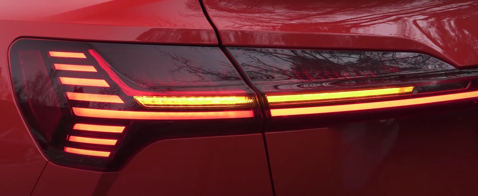 Au testat, in sfarsit, prima masina de serie cu trei motoare electrice. "Ar trebui s-o eviti" Au testat, in sfarsit, prima masina de serie cu trei motoare electrice. "Ar trebui s-o eviti"