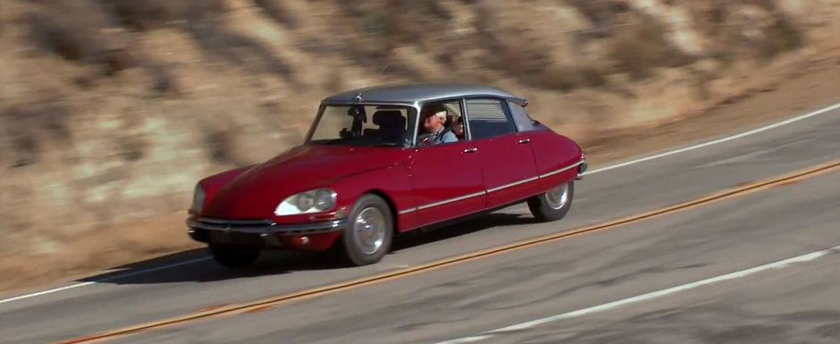 Au trecut 60 de ani de la aparitia sa, insa continua sa atraga priviri pe banda rulanta. Uite ce-i atat de special la carismaticul Citroen DS Au trecut 60 de ani de la aparitia sa, insa continua sa atraga priviri pe banda rulanta. Uite ce-i atat de special la carismaticul Citroen DS