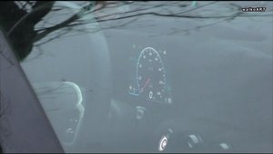 Au uitat sa-l mai camufleze. Cel mai ieftin model de la Mercedes, surprins cu un display color in locul vitezometrului