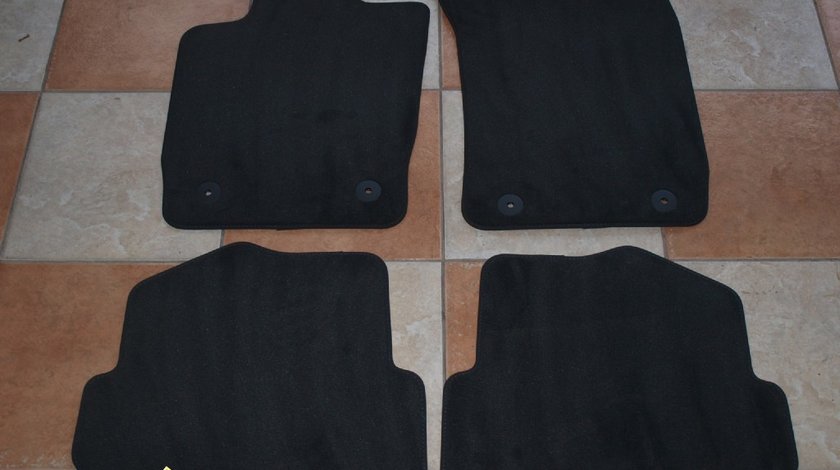 AUDI A1 SET COVORASE NOI ORIGINALE AUDI VELOUR COD 8X1 863 691