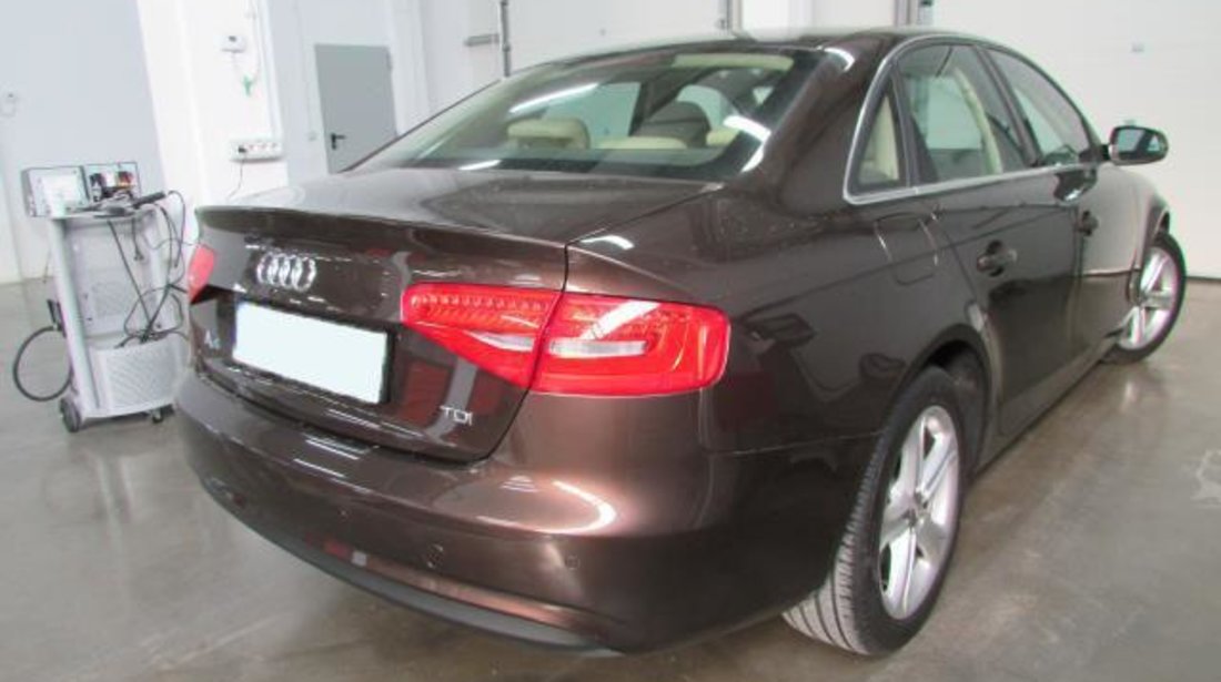 Audi A4 2.0 TDI 143 CP M6 Start&Stop 2012