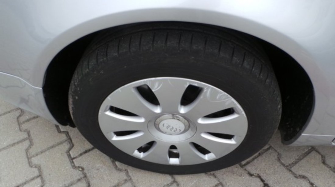 Audi A4 2.0TDi 140CP Clima 2005