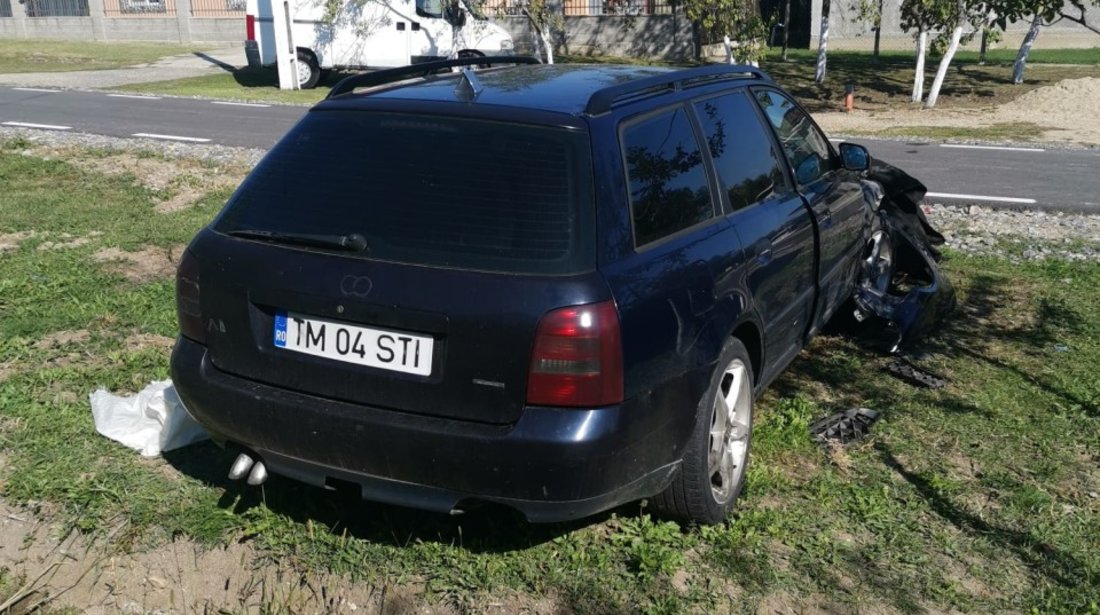 Audi A4 AHH 1999