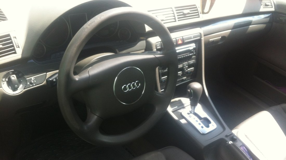 Audi A4 AVF 2004