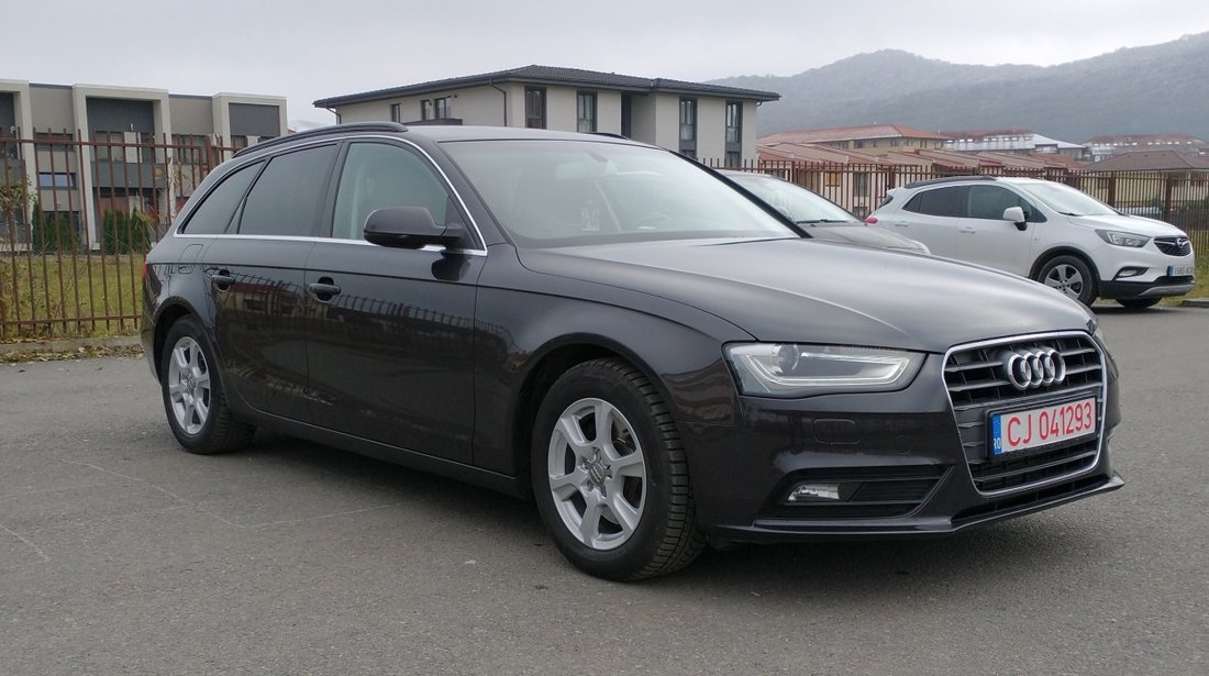 Audi A4 B8  Facelift Neon + Led + Xenon  Model 2013  Euro 5  2.0 TDI  143CP 2012