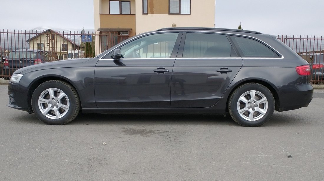 Audi A4 B8  Facelift Neon + Led + Xenon  Model 2013  Euro 5  2.0 TDI  143CP 2012