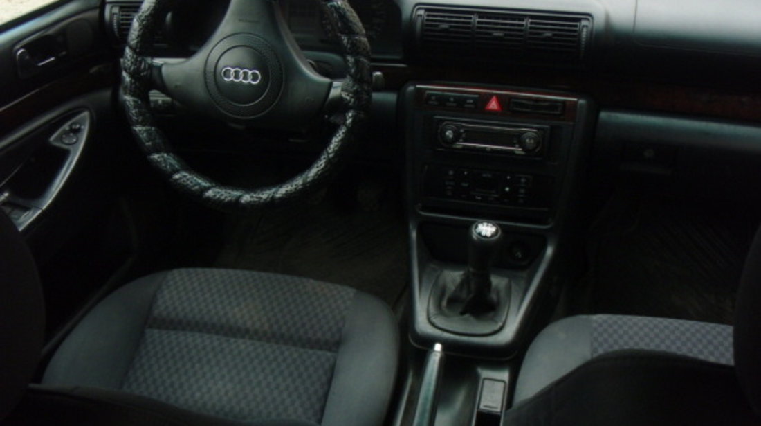 Audi A4 V6 - 2.5TDI Clima 1999