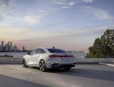 Audi A5 Sedan e-hybrid quattro