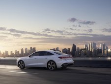 Audi A5 Sedan e-hybrid quattro