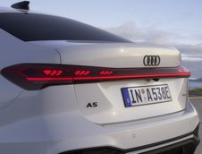 Audi A5 Sedan e-hybrid quattro
