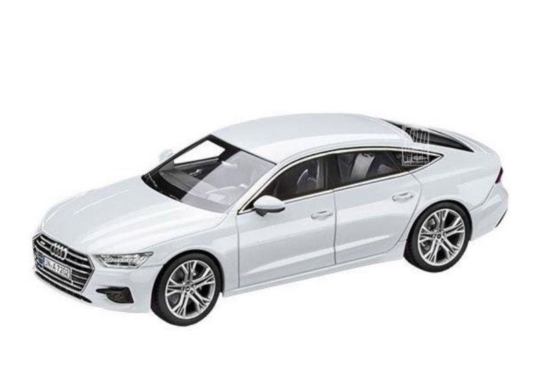 Audi A7- model la scara