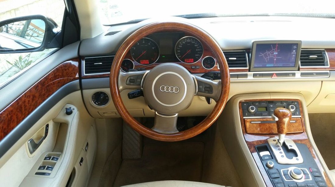 Audi A8 3.7 gpl 2004