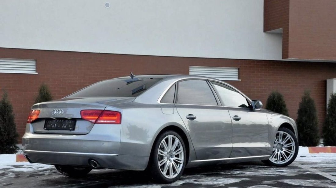 Audi A8 Long Presidential 2011