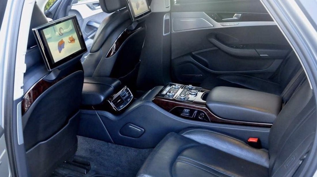 Audi A8 Long Presidential 2011