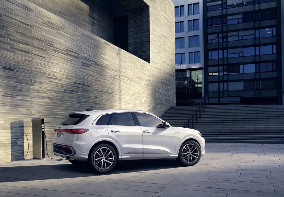 Audi Q5 e-hybrid quattro si Audi Q5 Sportback e-hybrid quattro