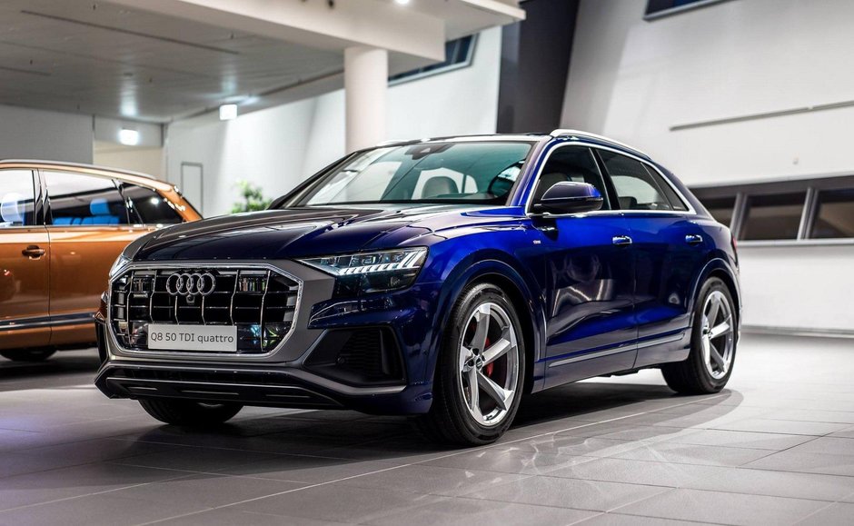 Audi Q8 in Navarra Blue Metallic