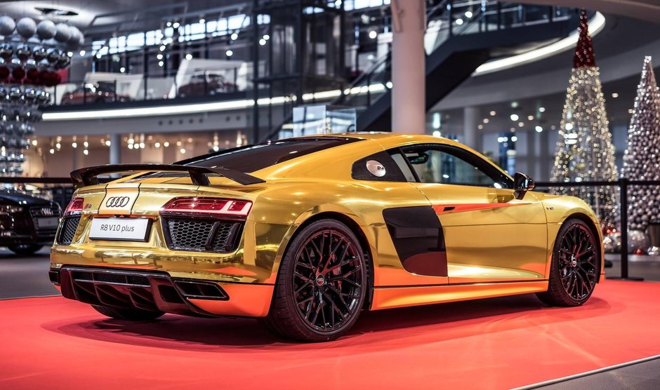 Audi R8 auriu