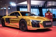 Audi R8 auriu
